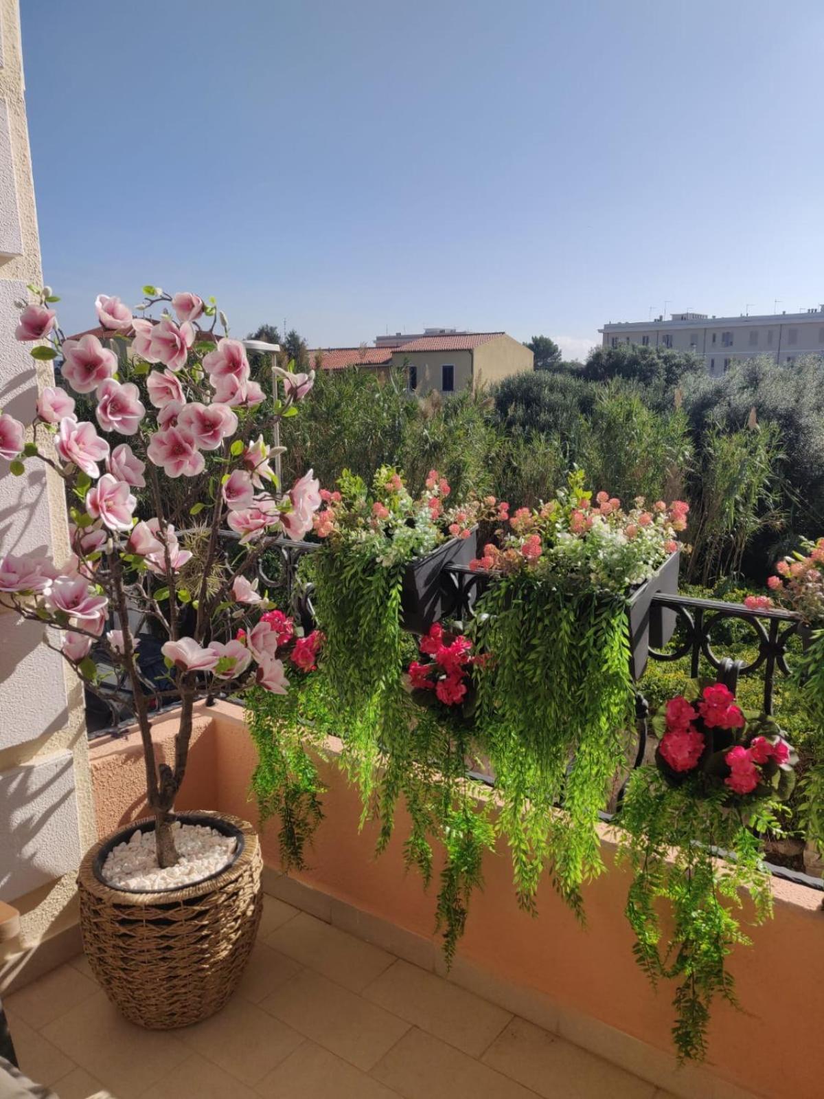 Casa Dei Fiori Blu Apartment Ла Мадалена Екстериор снимка